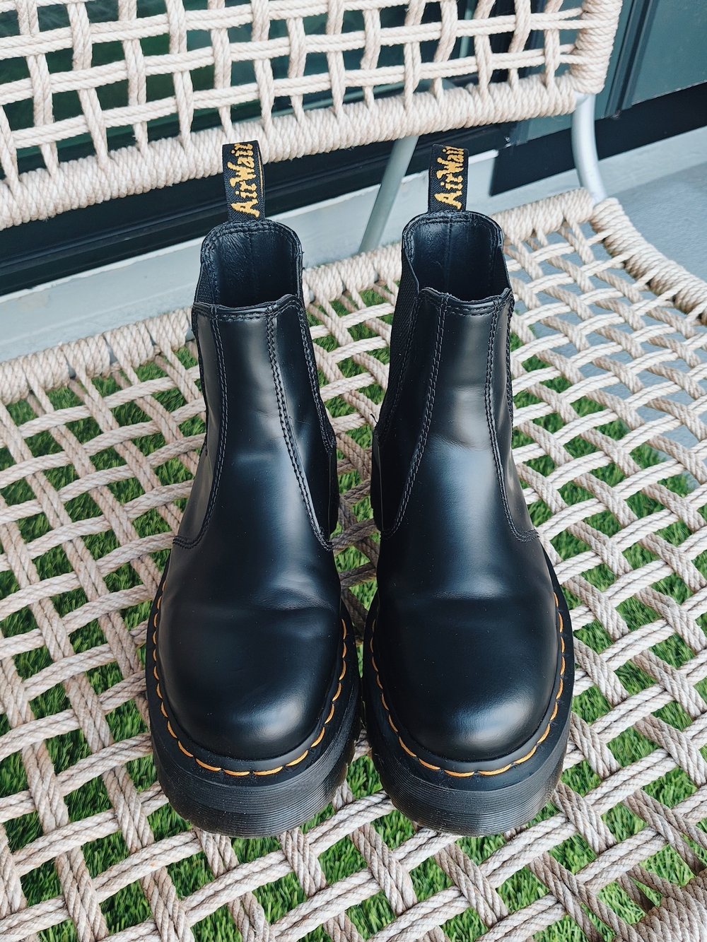 Dr. Martens 2976 Quad Platform Chelsea Boots Black W7